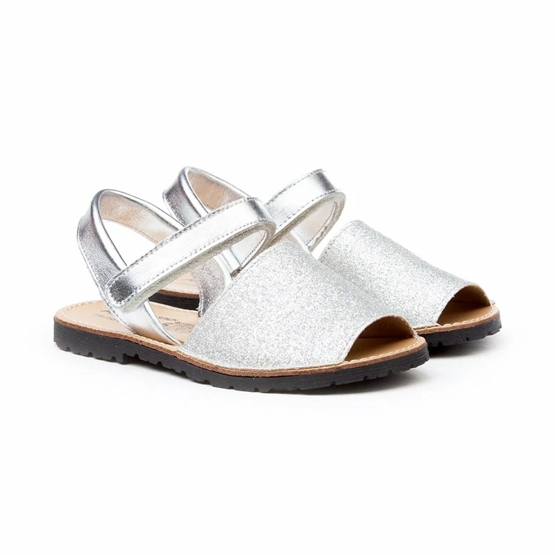 Abarcas Menorquinas Niña Piel Charol Y Glitter Velcro 208 Plata, De Angelitos 4 Abarcas Menorquinas Niña Piel Charol Y Glitter Velcro 208 Plata, De Angelitos - Imagen 2