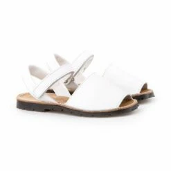 Abarcas Menorquinas Niña Piel Napa Velcro 202 Blanco, De Angelitos -BOUTTYE Ventas abarcas menorquinas nina piel napa velcro 202 blanco de angelitos 1