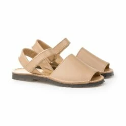 Abarcas Menorquinas Niña Piel Napa Velcro 202 Camel, De Angelitos -BOUTTYE Ventas abarcas menorquinas nina piel napa velcro 202 camel de angelitos 1
