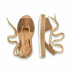 Abarcas Menorquinas Plataforma Mujer Piel Grabada Cuerdas Y Plantilla Acolchada 1249 Taupe, De Eva Mañas -BOUTTYE Ventas abarcas menorquinas plataforma mujer piel grabada cuerdas y plantilla acolchada 1249 taupe de eva manas 2