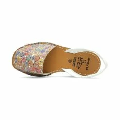 Avarcas Menorquinas Mujer Piel Flores 310AV Blanco, De C. Ortuño -BOUTTYE Ventas avarcas menorquinas mujer piel flores 310av blanco de c ortuno 3