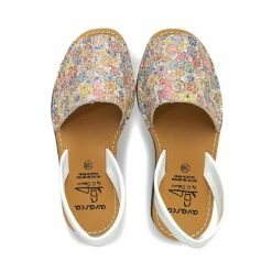 Avarcas Menorquinas Mujer Piel Flores 310AV Blanco, De C. Ortuño -BOUTTYE Ventas avarcas menorquinas mujer piel flores 310av blanco de c ortuno 5