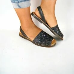 Avarcas Menorquinas Mujer Piel Purpurina 275GLI-1 Marino, De C. Ortuño -BOUTTYE Ventas avarcas menorquinas mujer piel purpurina 275gli 1 marino de c ortuno 1