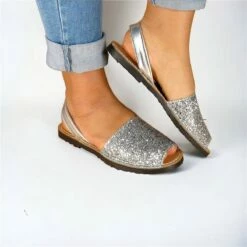 Avarcas Menorquinas Mujer Piel Purpurina 275GLI-1 Plata, De C. Ortuño 9 Avarcas Menorquinas Mujer Piel Purpurina 275GLI-1 Plata, De C. Ortuño -BOUTTYE Ventas avarcas menorquinas mujer piel purpurina 275gli 1 plata de c ortuno 1