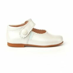 Merceditas Niña Piel Nacarada Velcro 1502 Beige, De Angelitos -BOUTTYE Ventas merceditas nina piel nacarada velcro 1502 beige de angelitos 1