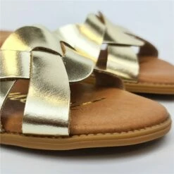 Sandalias Planas Mujer Piel Corte Trenzado Y Plantilla Acolchada 1601 Platino, De Blusandal -BOUTTYE Ventas sandalias planas mujer piel corte trenzado y plantilla acolchada 1601 platino de blusandal 1