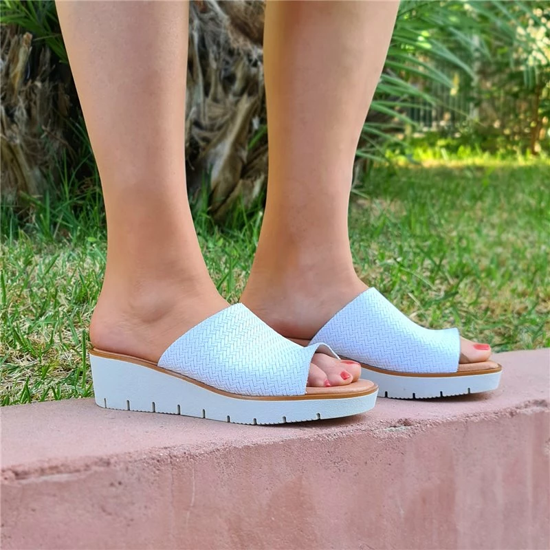 Zuecos Cuña Baja Mujer Piel Grabada Punta Abierta Plantilla Acolchada 22802 Blanco, De Blusandal 6 Zuecos Cuña Baja Mujer Piel Grabada Punta Abierta Plantilla Acolchada 22802 Blanco, De Blusandal - Imagen 4