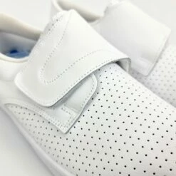 Zuecos Sanitarios Hombre Piel Perforada Cierre Velcro Anatómicos 293 Blanco, De Percla 10 Zuecos Sanitarios Hombre Piel Perforada Cierre Velcro Anatómicos 293 Blanco, De Percla -BOUTTYE Ventas zuecos sanitarios hombre piel perforada cierre velcro anatomicos 293 blanco de percla 1