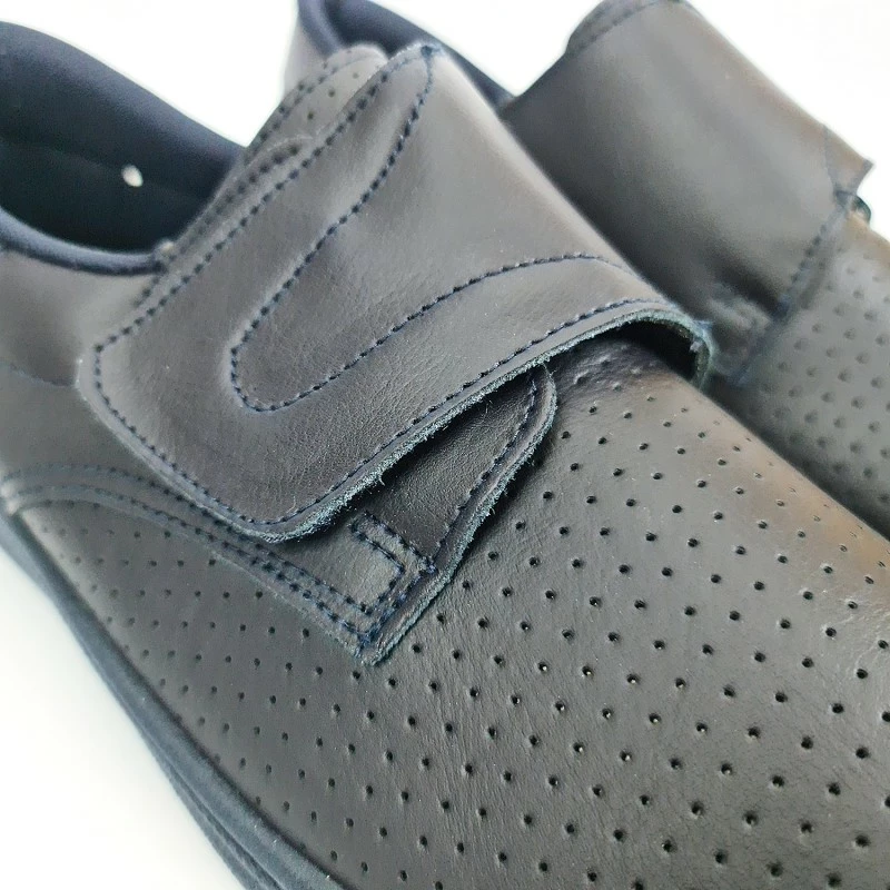 Zuecos Sanitarios Hombre Piel Perforada Cierre Velcro Anatómicos 293 Marino, De Percla 4 Zuecos Sanitarios Hombre Piel Perforada Cierre Velcro Anatómicos 293 Marino, De Percla - Imagen 2