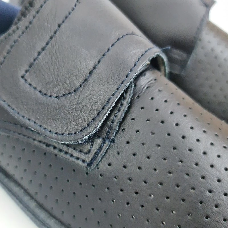 Zuecos Sanitarios Mujer Piel Perforada Cierre Velcro Anatómicos 18793 Marino, De Percla 4 Zuecos Sanitarios Mujer Piel Perforada Cierre Velcro Anatómicos 18793 Marino, De Percla - Imagen 2